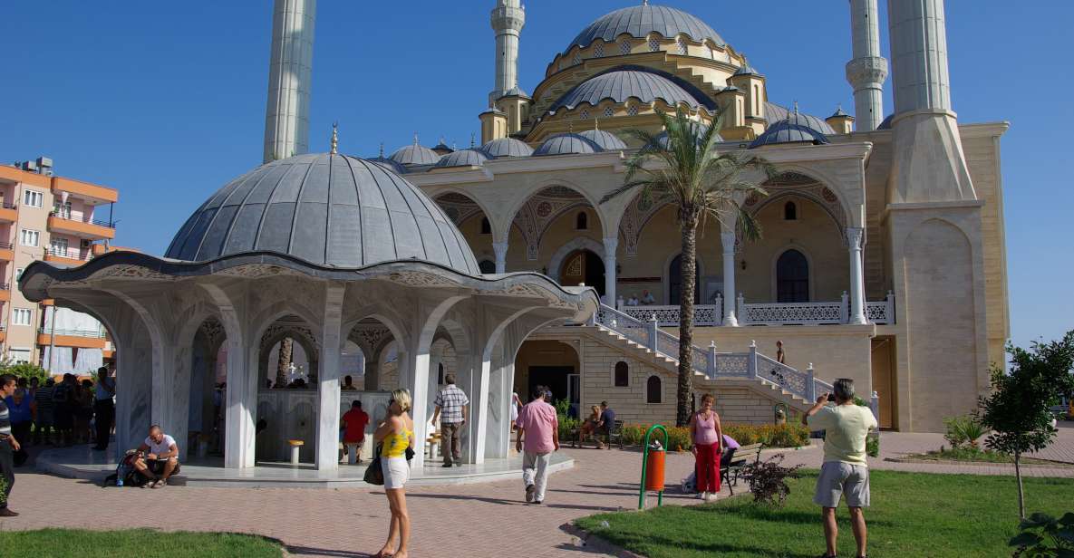 Manavgat River Cruise and Bazaar Tour w/ Lunch - Lunch on the water: filling, practical, and part of the rhythm