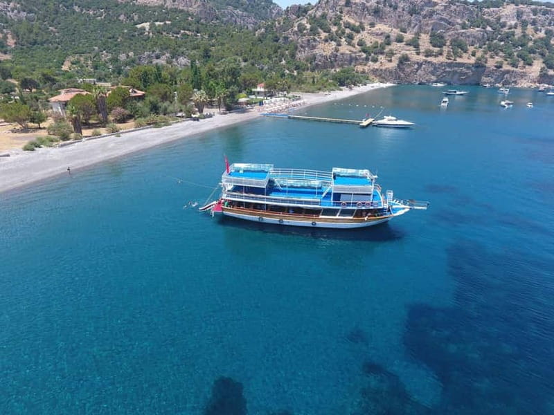 Marmaris: Boat Trip w/Lunch, Transfer & Unlimited Drinks - BBQ lunch on board: grilled chicken, pasta, salad, and vegetarian requests