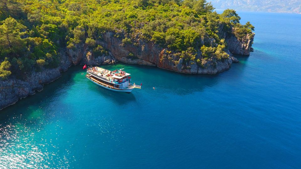 Marmaris: Boat Trip with Unlimited Drinks and BBQ Lunch - Drinks and BBQ Lunch: What You Really Get for About $24
