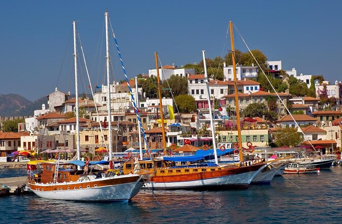 Marmaris Pirate Boat Incl. Lunch, unlimited Drinks with Transfer - Key highlights at a glance
