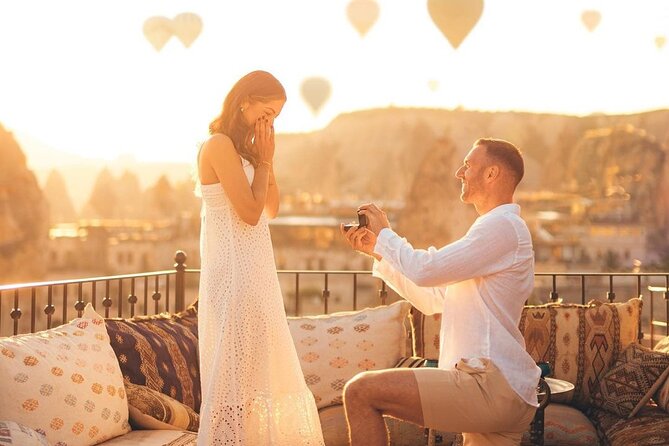 Marriage Proposal and Photoshoot in Cappadocia with Balloon view - Why the balloon view is the whole point in Göreme