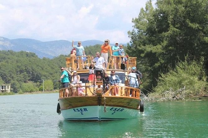 Mix. Tour (Jeep Safari and Boat Tour in Green Lake with Lunch) - Water fights, cooling stops, and why the chaos works