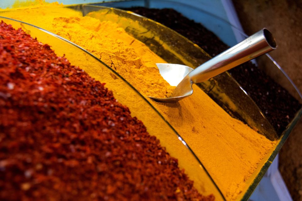 Morning Bosphorus Cruise and Spice Bazaar - Food and On-Board Comfort: Small Planning Saves Big Time