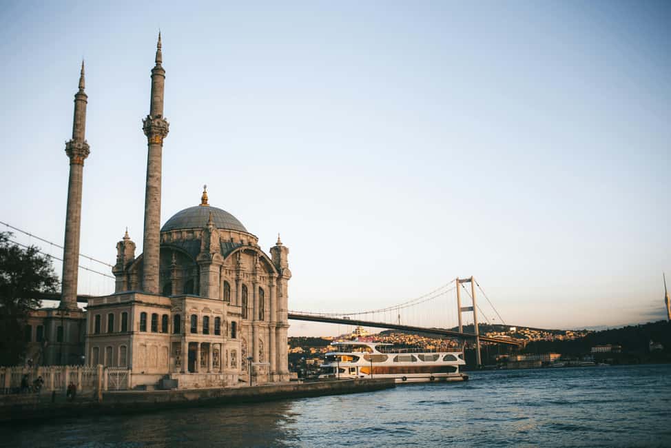 Morning Bosphorus Cruise with Breakfast & Asian Side Stop - Anadolu Hisarı and the Asian-side stop: free time with tea potential