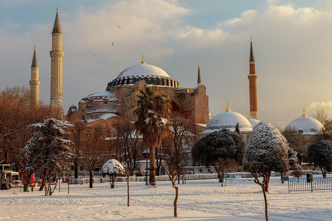 Morning Istanbul: Half-Day Tour with Blue Mosque, Hagia Sophia, Hippodrome and Grand Bazaar - Blue Mosque: the tiles, the 6 minarets, and the line reality
