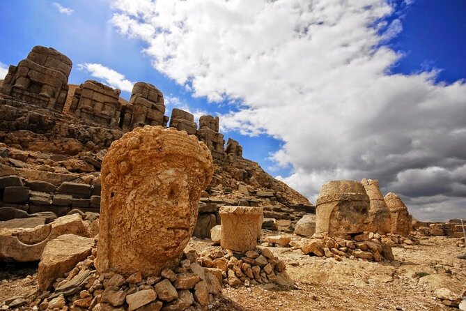 Mount Nemrut and Gobekli Tepe Tour 2-Day 1-Night from Istanbul - Day 2: Şanlıurfa Museums, Covered Bazaar Walking, and Fish-Lake Holy Sites