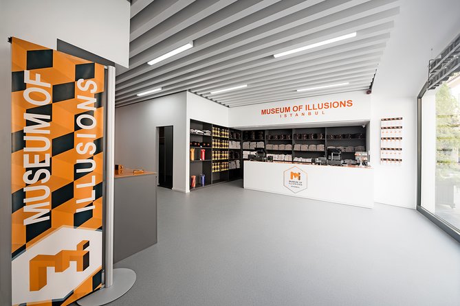Museum of Illusions Istanbul Ticket - Photo spots and timing: how to get the shots without fighting the crowd