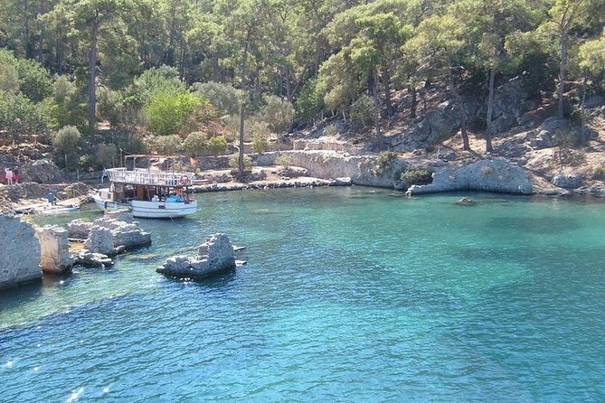 National Park Boat Trip with Lunch from Kusadasi / Selcuk - Lunch onboard: buffet food, soft drinks, and the picky-eater reality check