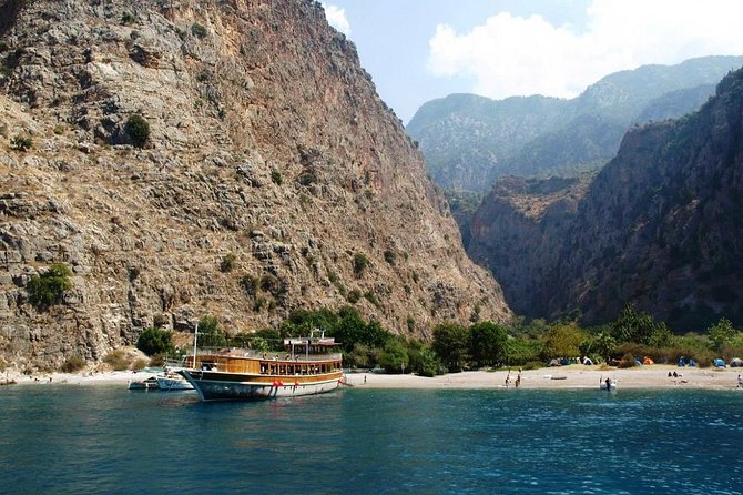 Oludeniz Boat Trip to Butterfly Valley and St Nicholas Island from Fethiye - The boat experience: comfort, space, and a few real-world considerations