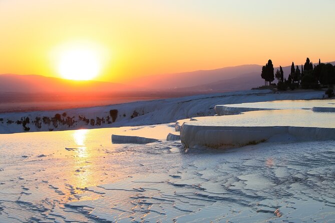 Pamukkale&Hierapolis Tour With Lunch From Antalya - Pamukkale and Hierapolis from Antalya: a long day that’s worth it