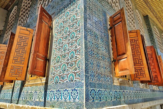 Pearl's of Turkey - 8 Days - Istanbul highlights in one old-city sweep: Hagia Sophia, Topkapi, Blue Mosque, and the Bazaar