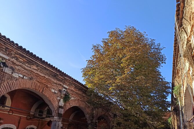 Photograph the Hidden Corners of the Grand Bazaar in Istanbul - Private Tour Reality: Pacing, Questions, and Comfort
