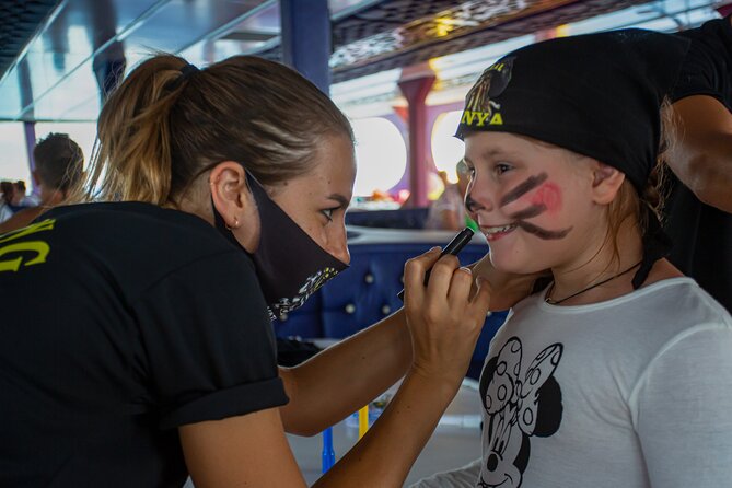 Pirate Adventure Cruise incl. Lunch from Side - Pirate Ship Vibe: Treasure Hunt, Games, and Live Entertainment