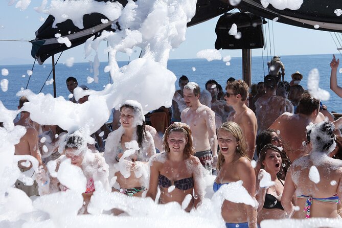 Pirate Boat Trip from Bodrum Incl. Lunch and Drinks - Food, drinks, and entertainment: what the pirate vibe gets right