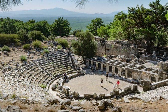 Priene Miletos Didyma Tour From Kusadasi / Selcuk Hotels - Lunch at a traditional Turkish restaurant (and what to budget)