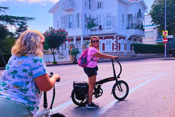 Princes' Islands ( Büyükada ) E-bike Tour - E-bikes on Büyükada: fun with a fitness reality check