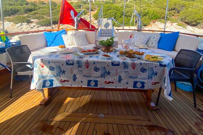 Private 6-Hour Boat Tour with Lunch in Bodrum Bays - Key things that make this Bodrum boat tour worth your time