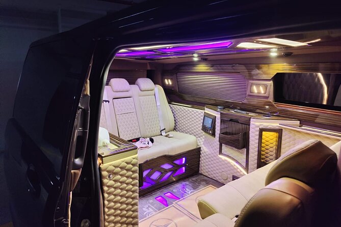 Private Airport Transfer - What happens at pickup: showing your mobile ticket