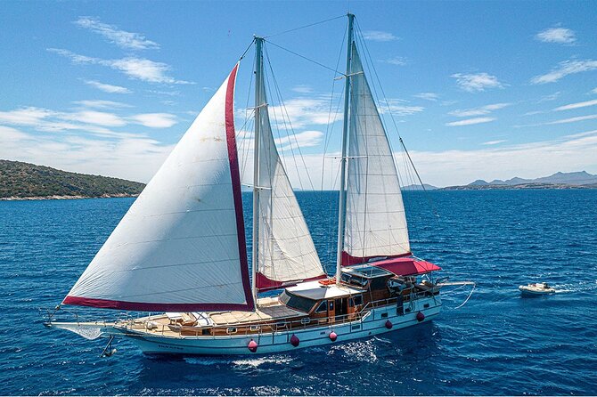 Private Boat Experience in Bodrum Coast with Snorkeling and Coves - Getting off the dock in Bodrum: Kumbahçe and the 10:00 start