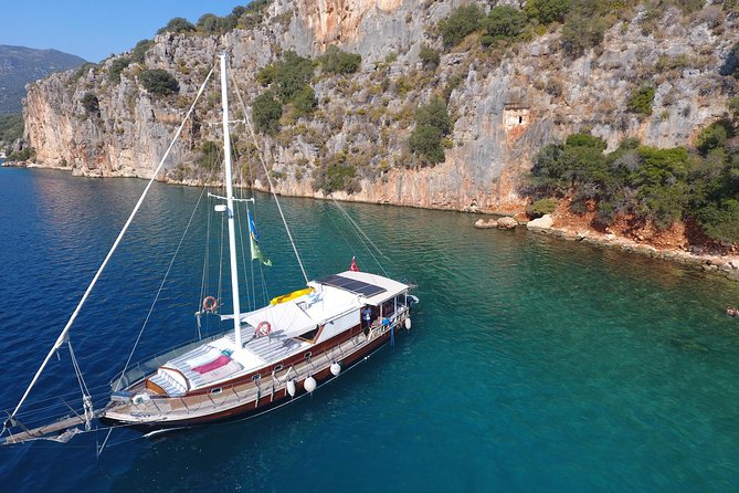 Private Boat Trip to Kas Islands including BBQ Lunch - Lunch on Board: Turkish Kebabs, Mezze, and Vegetarian Options