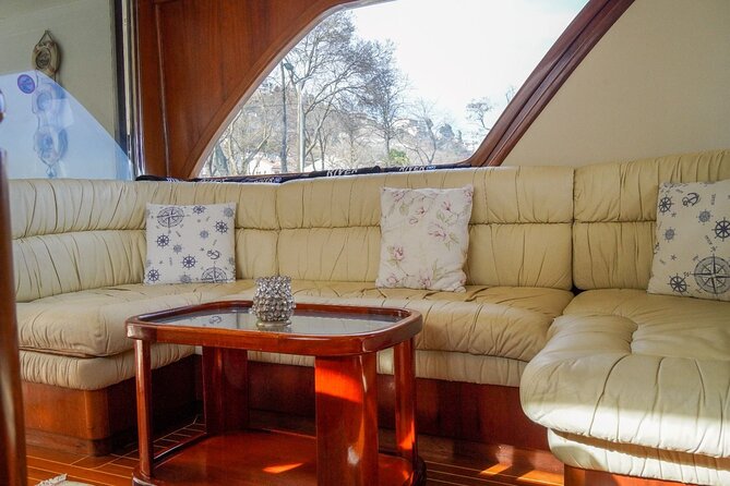 Private Bosphorus Cruise with Luxury Yacht - Ortaköy: Mosque views, café culture, and street-food energy