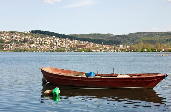 Private Day Trip From Istanbul to Lake Sapanca and Maşukiye Village - Maşukiye village: waterfall vibes, lunch, and shop time