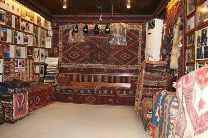 Private Guided Bazaar Tour in Istanbul - Grand Bazaar strategy: back streets, then workshops
