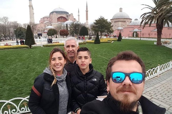 Private Guided Best of Istanbul - Topkapi Palace: Interiors and Gardens Without the Time Trap
