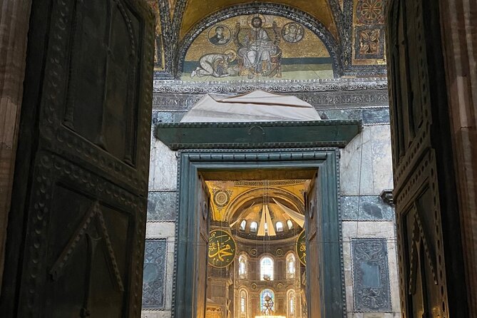 Private Guided Hagia Sophia Tour with Skip the Line Access - Meeting at Sultanahmet: find the fountain and stay punctual