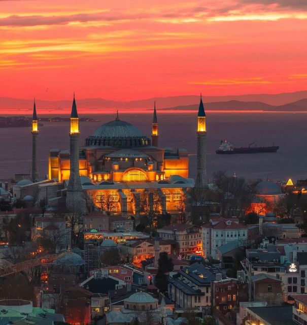 Private Guided Istanbul City Tour with Transfers - Hagia Sophia: From cathedral scale to mosque function