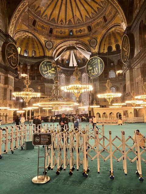 Private Guided Istanbul City Tour with Transfers - Sultanahmet Square break time: A breather that keeps the day enjoyable