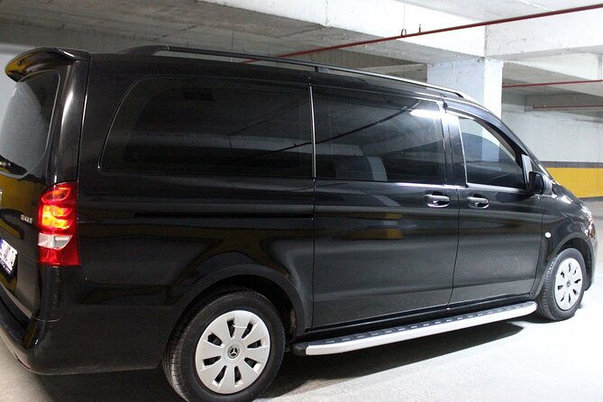 Private Istanbul Airport (IST) Arrival or Departure Transfer - Communication That Cuts Through Istanbul Chaos