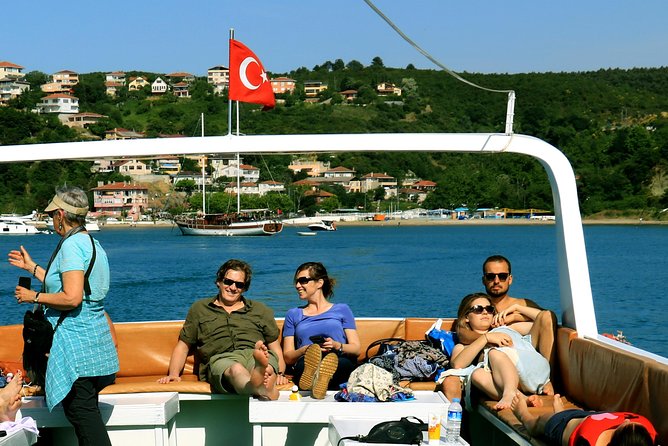 Private Istanbul Combo Tour - Classic Old City and Bosphorus Cruise - Hurrem Sultan Hammam and Sultanahmet Square: Starting Where the Stories Begin