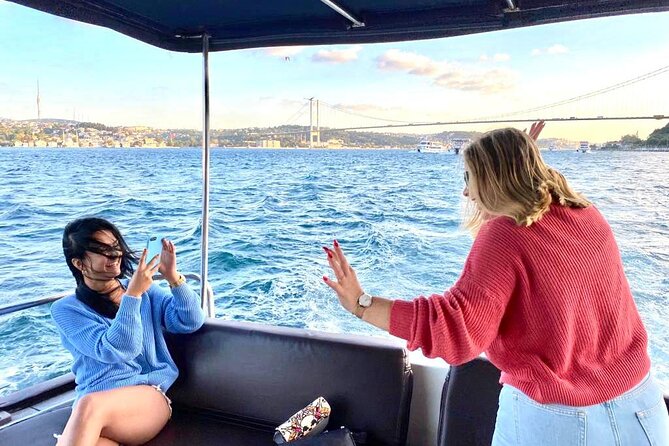 Private Luxury Yacht Cruise in Istanbul Bosphorus - Rumeli Castle and Beylerbeyi Palace: Fortress Drama and Summer-Imperial Flair