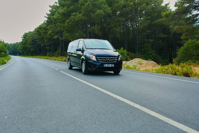 Private One-Way Transfer: Istanbul Airport ↔ City Hotels - When weather and flight delays hit: communication is the make-or-break
