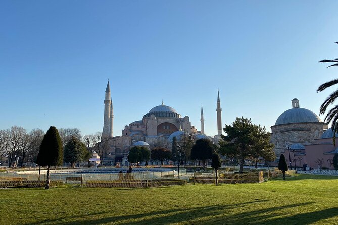 Private: Topkapi Palace, St. Sophia, Blue Mosque, Grand Bazaar, Hipodromme - Stop 4: Topkapi Palace (Including the Weapons Section)
