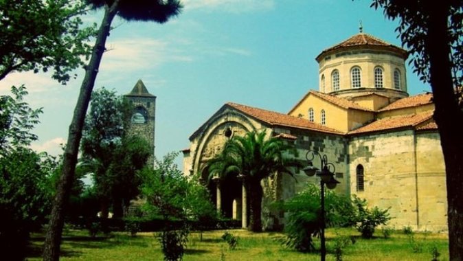 Private Trabzon Full Day Tour With A Licensed Guide - Hagia Sophia of Trabzon Museum: frescoes, carvings, and everyday city rhythm