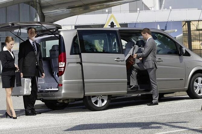 Private Transfer from Istanbul Airport (IST) to Istanbul Hotels - Should you book this IST transfer?