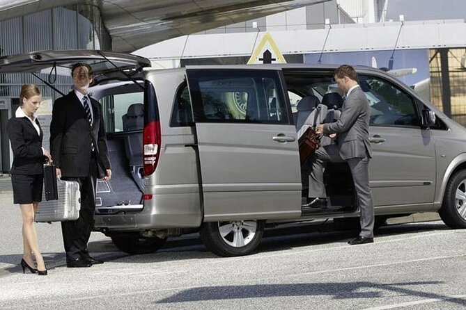 Private Transfer from Istanbul Hotels to Sabiha Gokcen Airport (SAW) - Price for a group of up to 4: when it’s good value