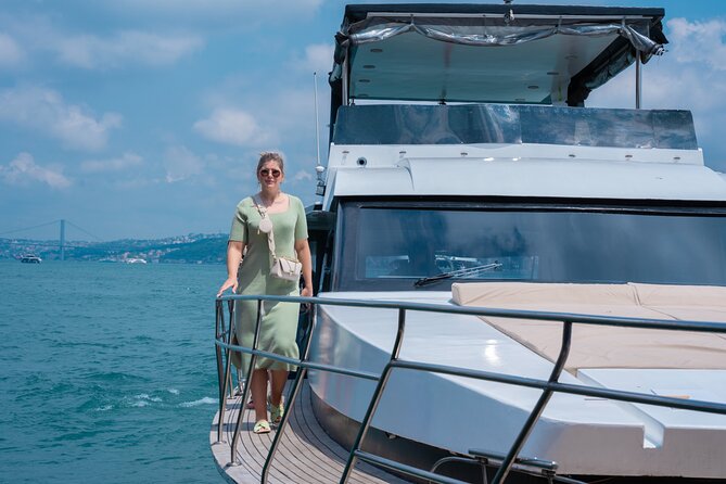 Private Yacht Cruise on The Bosphorus in Istanbul - Ortaköy and the Bosphorus Bridge: photo-friendly chaos