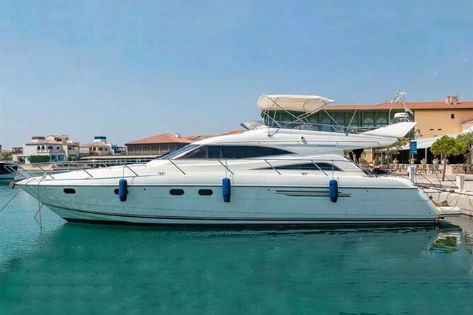 Private Yacht for Surprise Events / Birthday, Proposal, Anniversary, Party etc - Weather and Comfort: When Wind or Rain Changes the Views