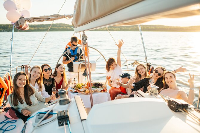 Private Yacht Voyage : Music, Wine & Snacks for Groups - Who This Private Yacht Voyage Fits Best