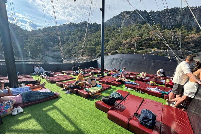 Red Dragon Pirate Ship with Foam Party Free Lunch and Swim Breaks - Why This Pirate-Ship Sea Day Works So Well in Kemer