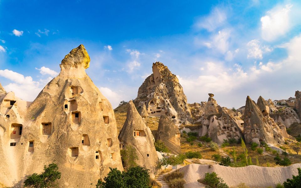 Red (North) Tour Cappadocia Small Group - Love Valley: quick views with enough guidance