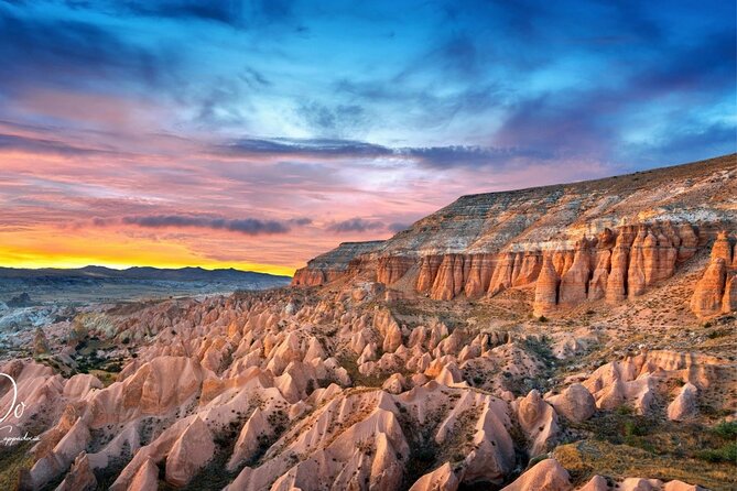 Red & Rose Valley Sunset Hiking Tour with a Trekking Dog "Oscar" - Pickup, Group Size, and the Pace You’ll Actually Walk