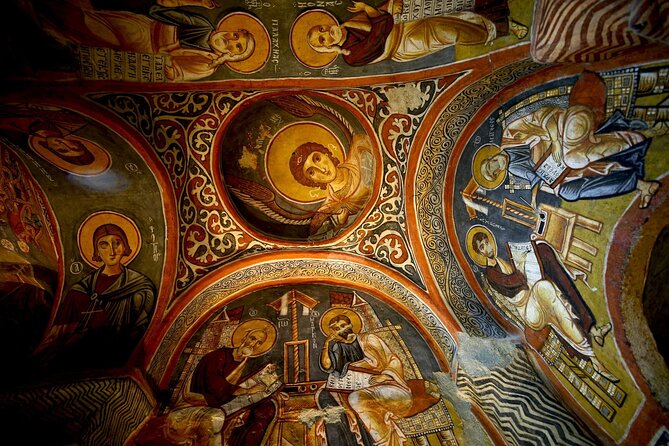 Red Tour in Cappadocia All inclusive - Devrent Valley Time: Walk, Look, and Re-Frame the Rock