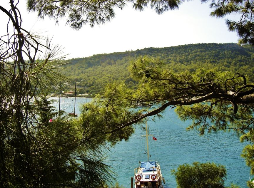 Relaxing Boat Trip with Lunch and Drinks - Sailing back toward Phaselis: why the cruise matters