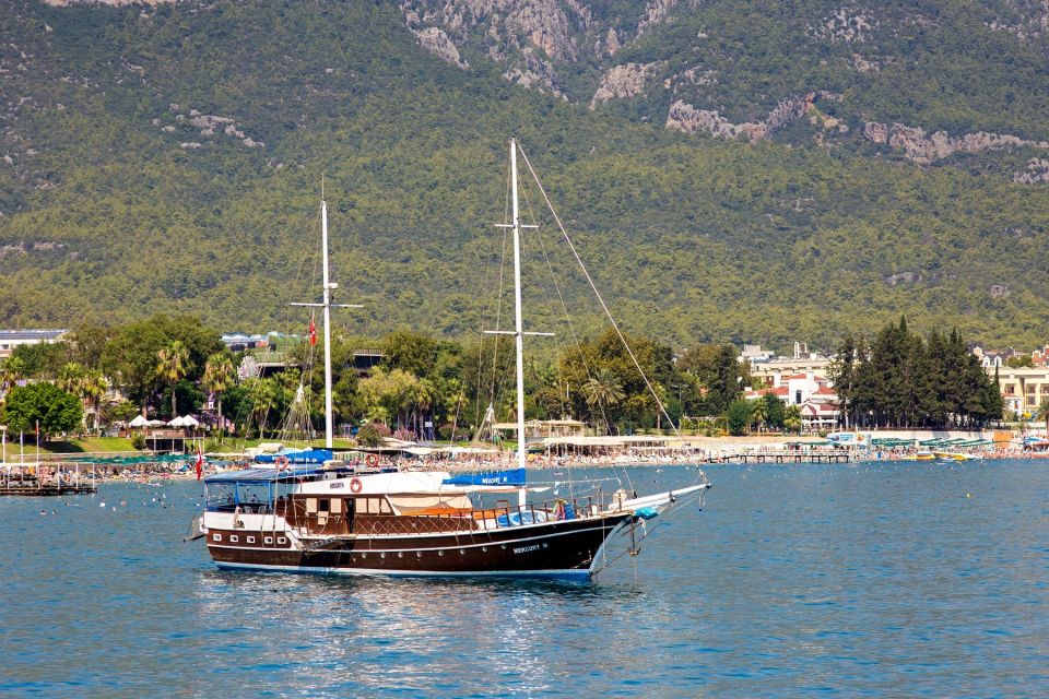 Relaxing Boat Trip with Lunch and Drinks - Paradise Bay and Cleopatra Bay: your best chance to cool off