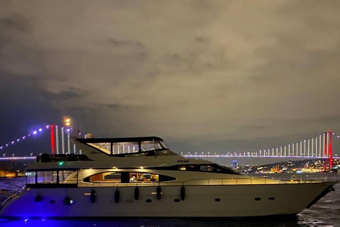 Romantic Night Cruise Live Violinist - Wine and the yacht menu: how the onboard part really works
