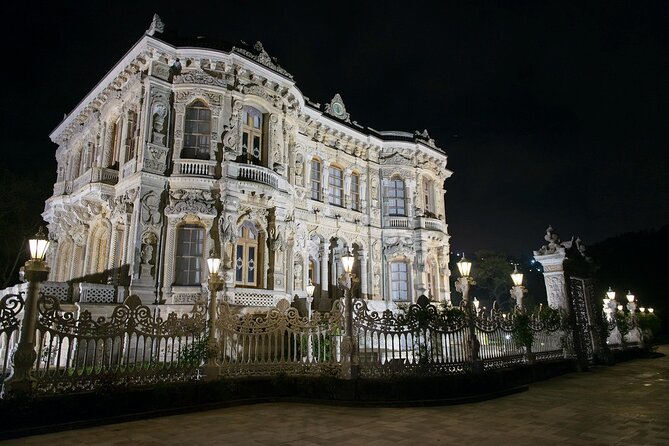 Romantic Night Cruise Live Violinist - Fortresses and palaces across the water: where legends get real